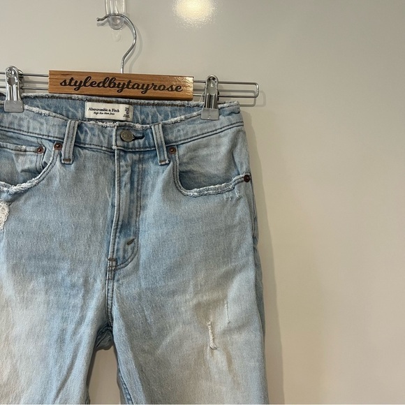 Abercrombie & Fitch High Rise Mom Jean Destroyed Ripped Frayed Hem - Picture 5 of 13